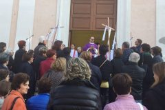 Via-Crucis-nei-Quartieri-2017-55